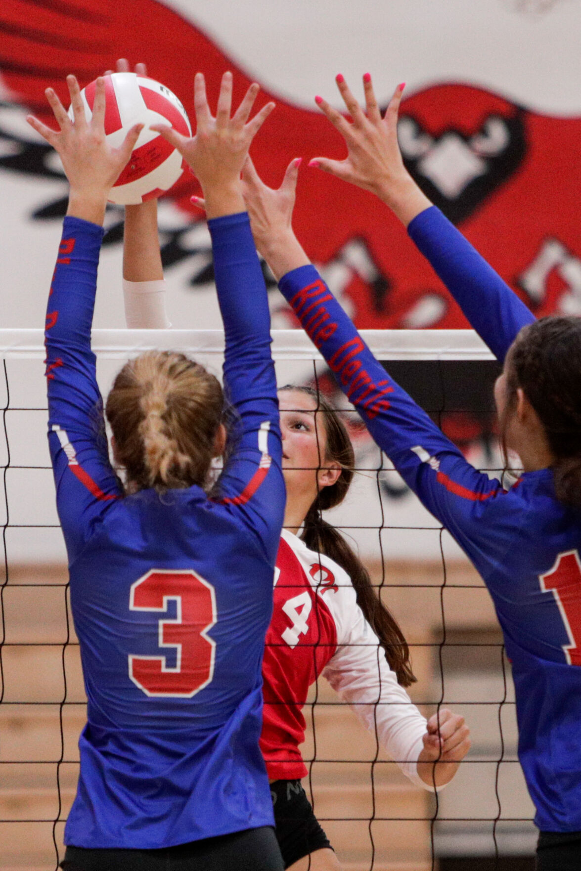 092022-qc-spt-central-west vball-14.jpg